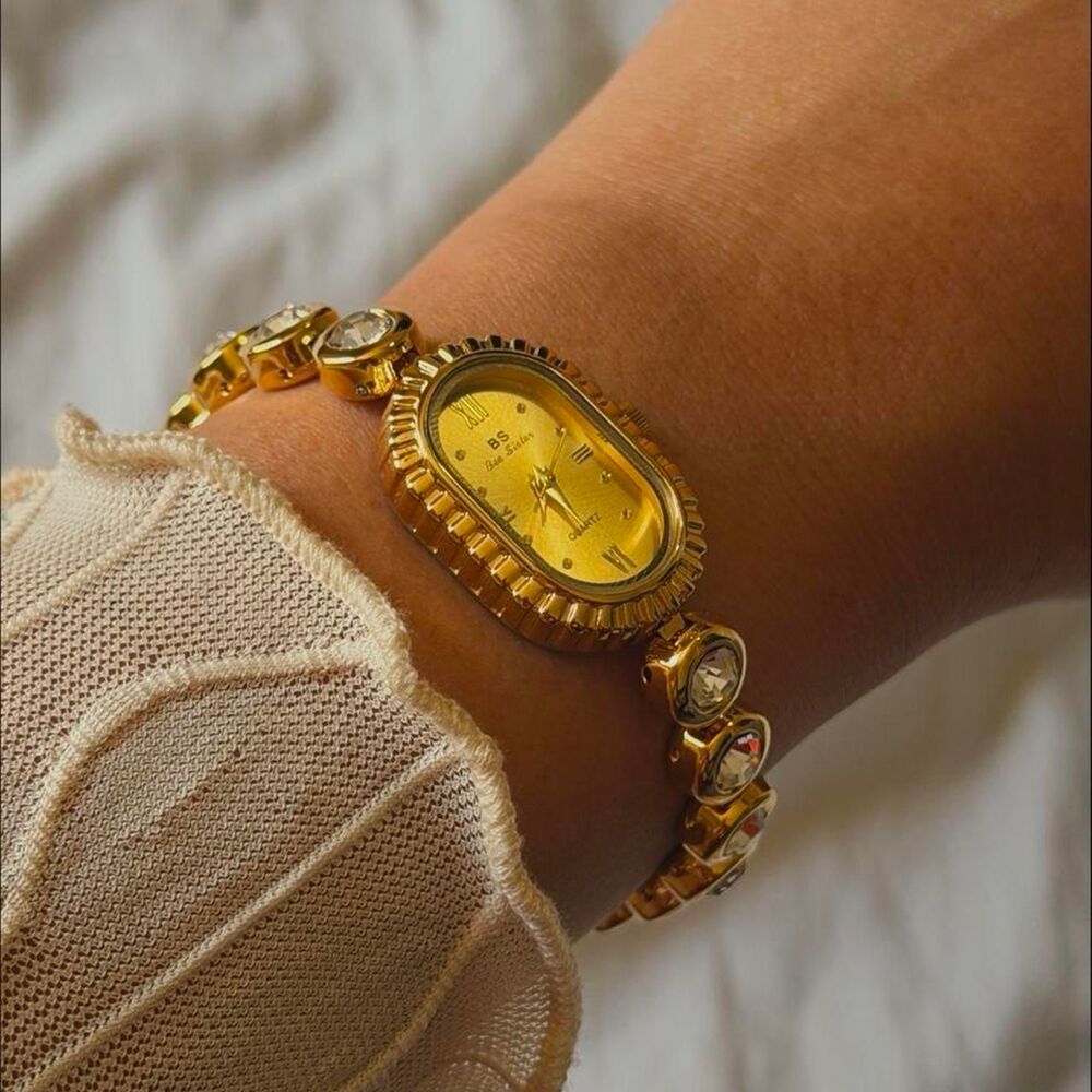 Vintage Gold Plated Rhinestone Oval Bracelet Watch - Picture 8 of 8